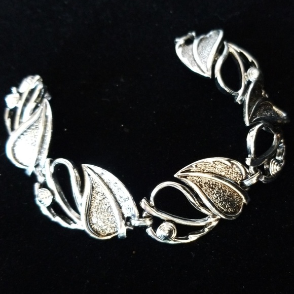 Vintage Signed SARAH COVENTRY Leaf Design Bracelet - Picture 7 of 10